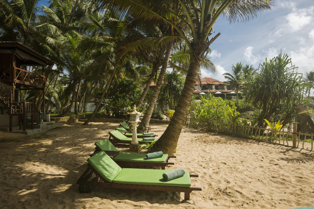Rockside Beach Resort