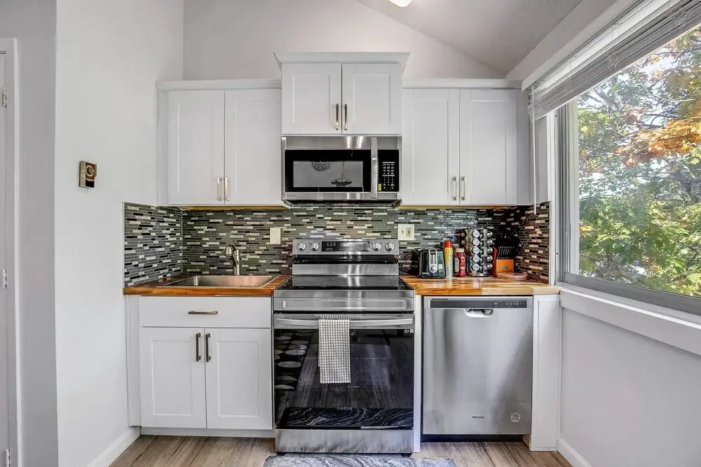 Mountaineer's Cottage - Cozy Condo In The Gorgeous White Mountains 2 Bedroom Condo by Redawning