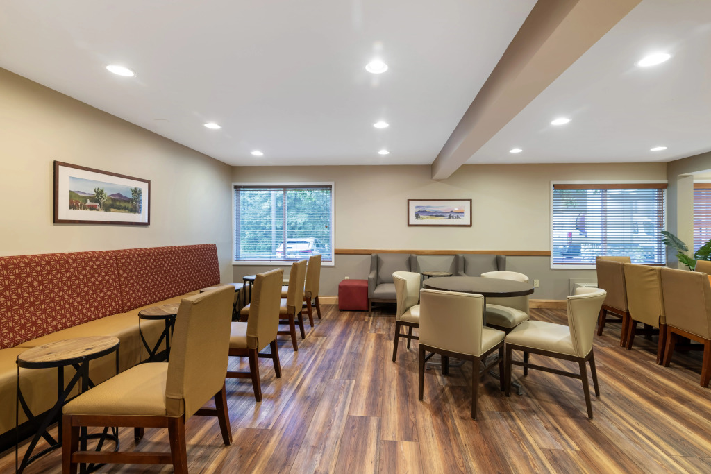 Best Western Plus Windjammer Inn & Conference Center