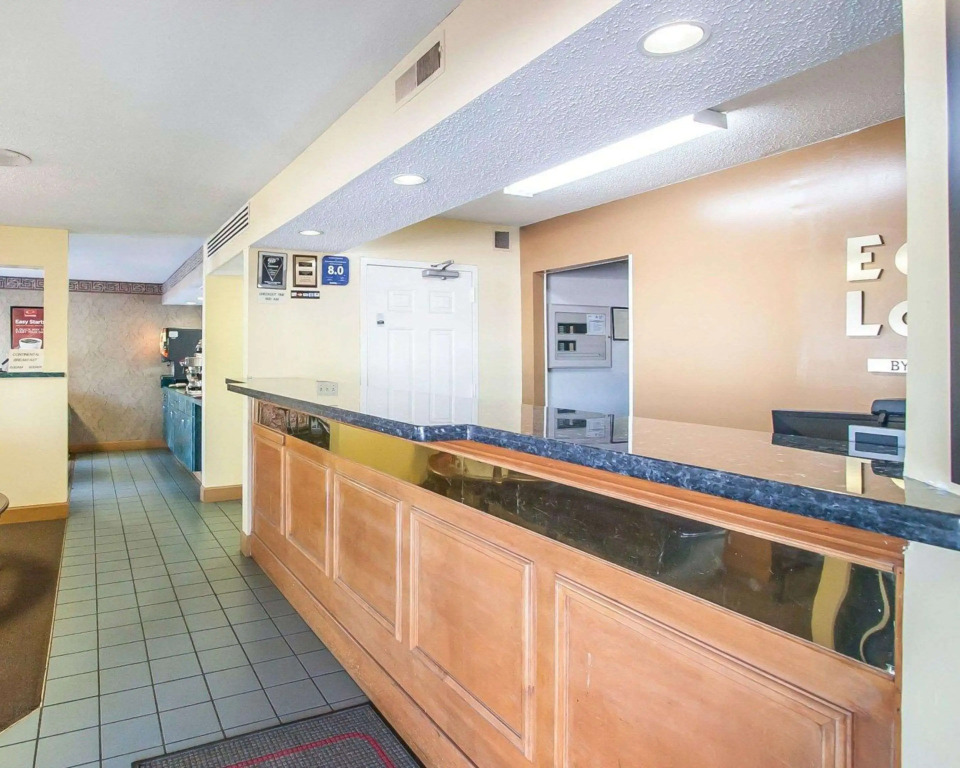 Econo Lodge Inn & Suites Murfreesboro Shopping District