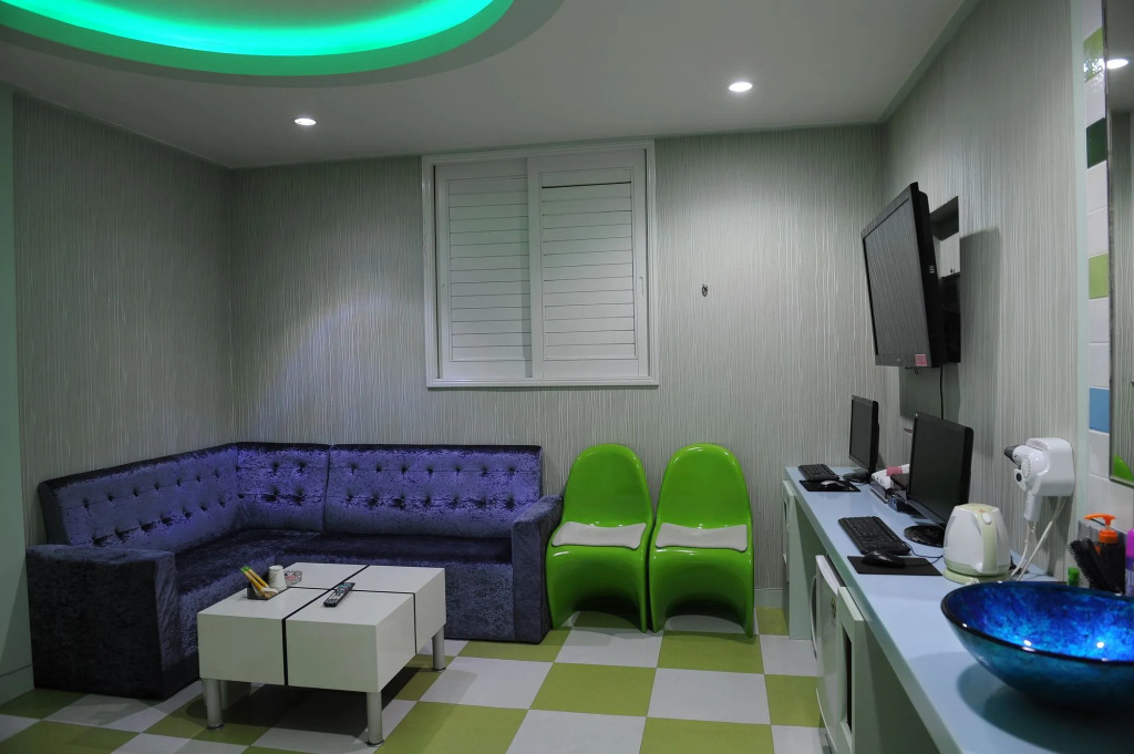 S Motel