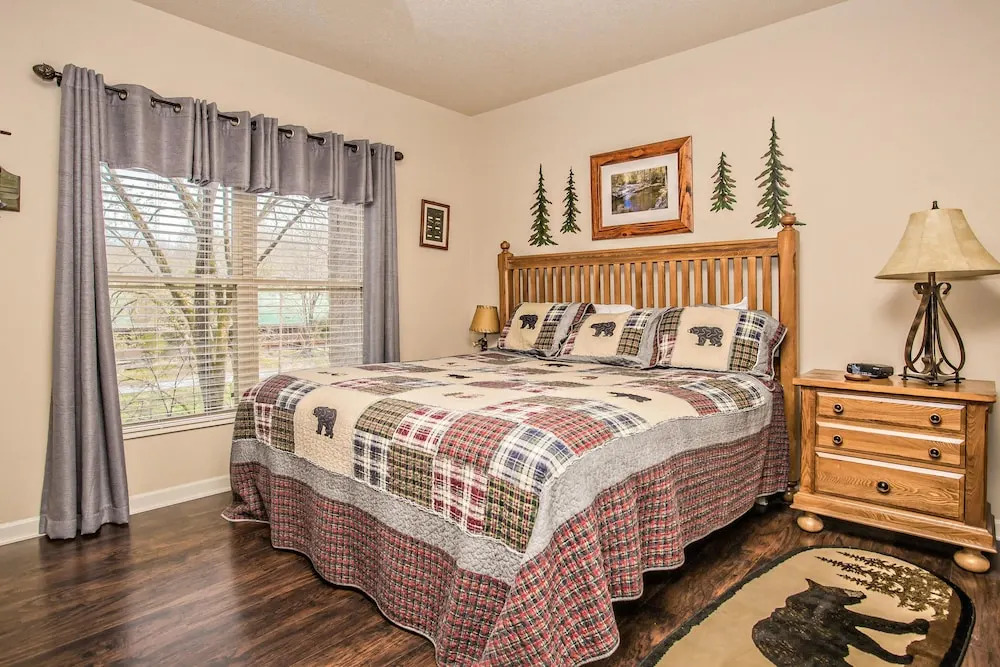 Cedar Lodge 202
