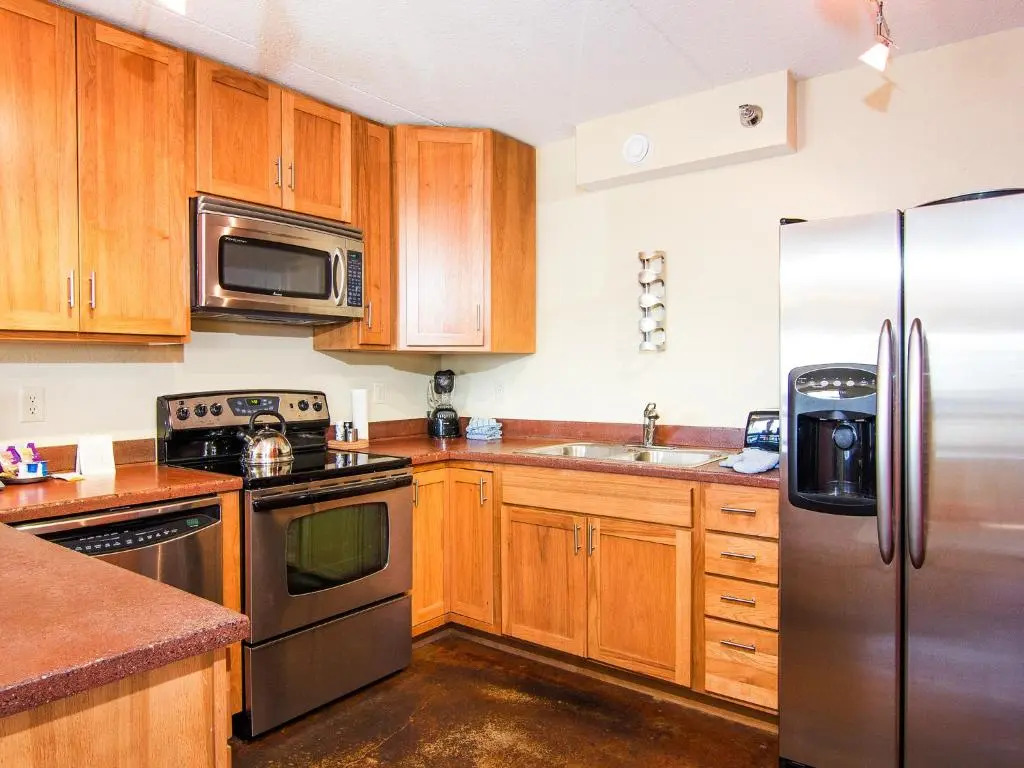 East Bay Suites