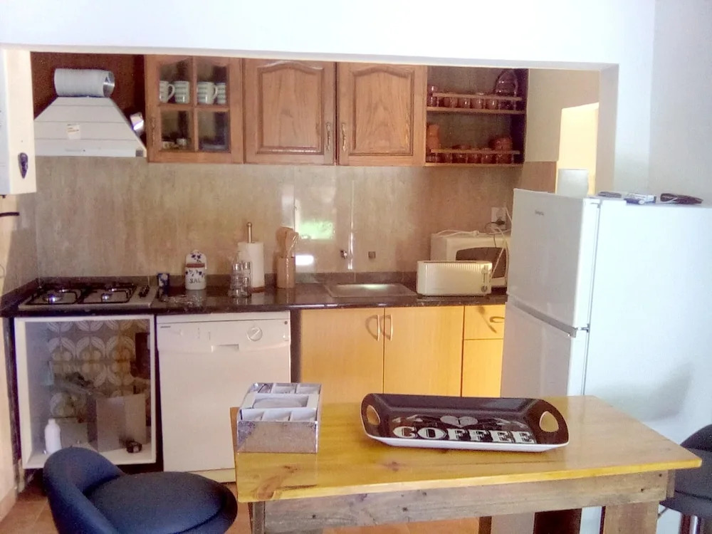 House With 2 Bedrooms in Charneca de Caparica, With Private Pool, Encl