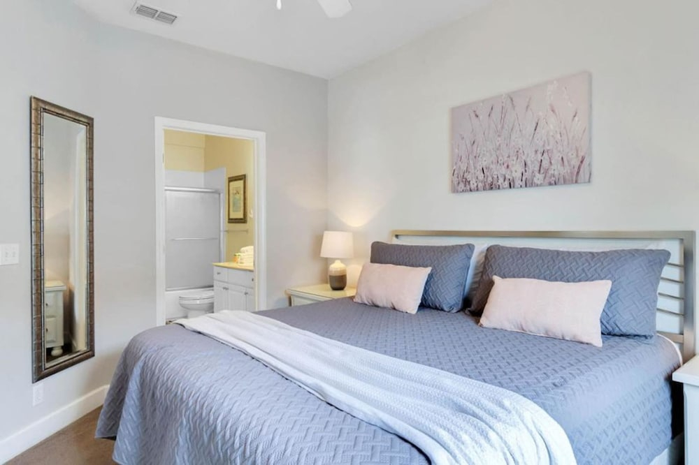Cozy 4BR Disney Vacation Home7-104