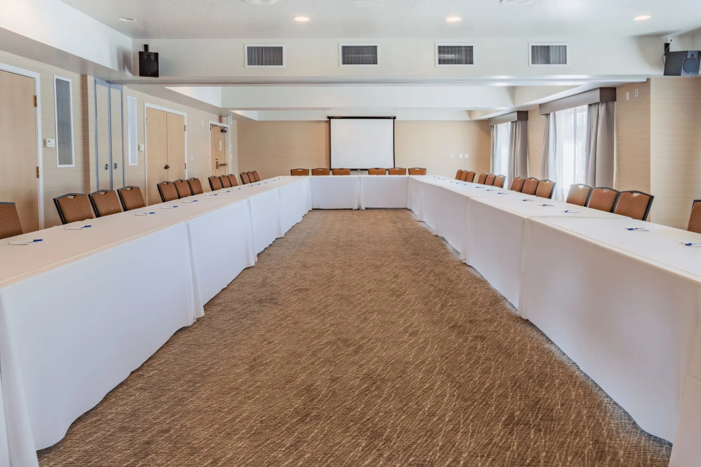 Holiday Inn Express Hotel & Suites San Jose-Morgan Hill by IHG