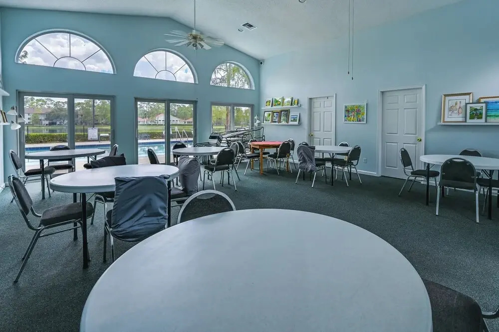 3 Mi to Beaches: Naples Condo w/ Pool Access!