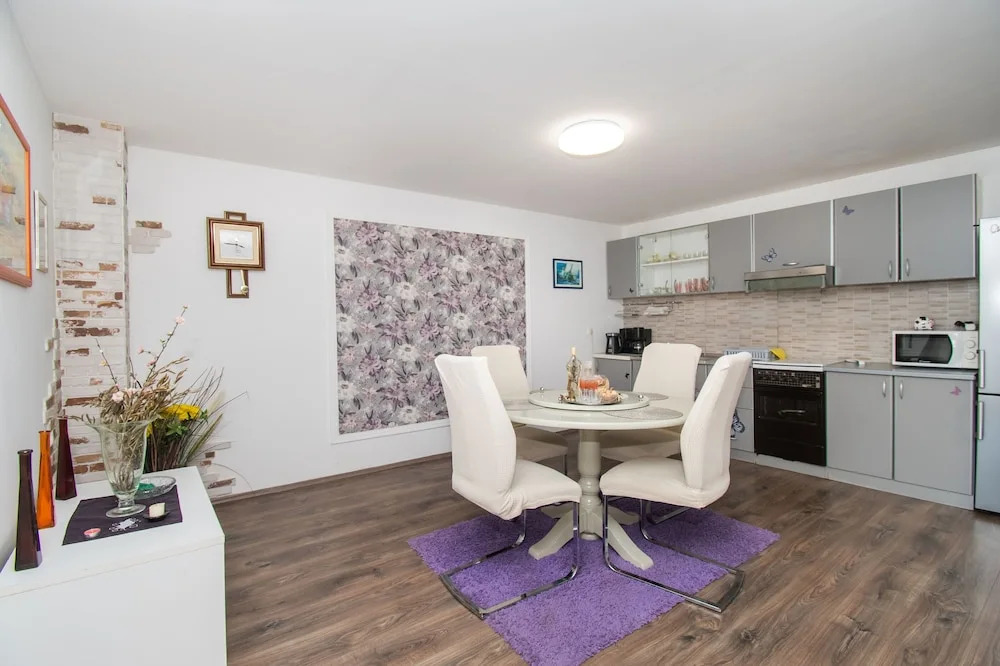 Apartment Kameni Dvori