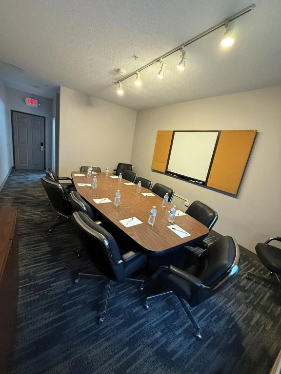 Country Inn & Suites by Radisson, Elgin, IL