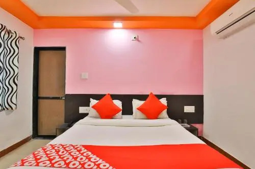 Oyo 24921 Hotel Shree