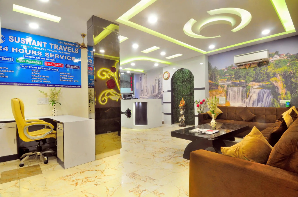 Hotel Karlo Kastle 5 min walk From New Delhi Railway Station