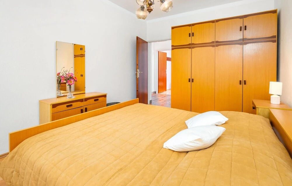 Awesome Apartment in Barbat na Rabu With Wifi and 3 Bedrooms