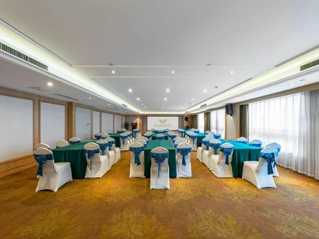 Vienna International Hotel (Chongqing Yufu Industrial Park)