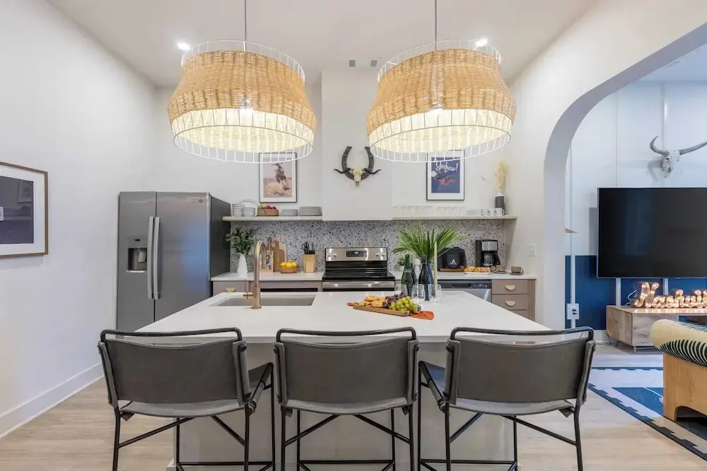 Sleeps 24, 2 Units Mins to Downtown Outrider by Avantstay