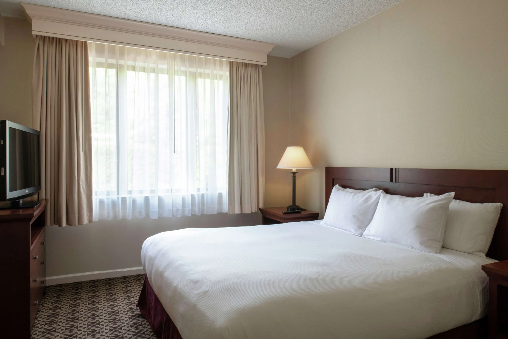 DoubleTree Suites by Hilton Mount Laurel