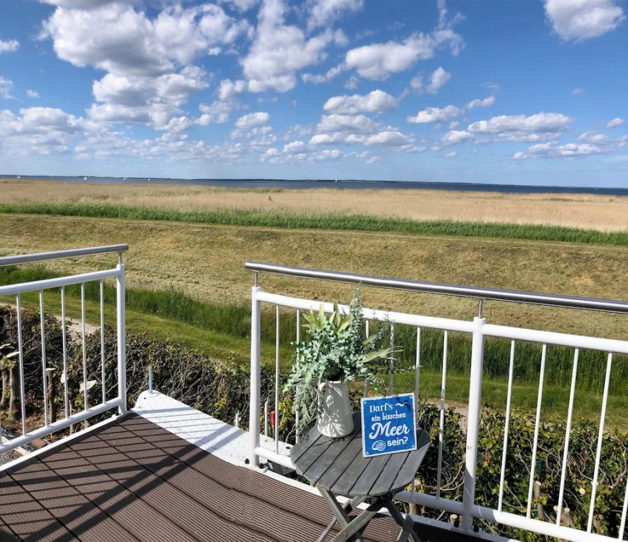 Serene Waterview Retreat 2 Bedrooms in Mönkebude, Germany