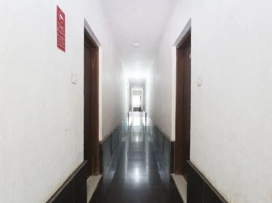 OYO 10389 Latanand Residency
