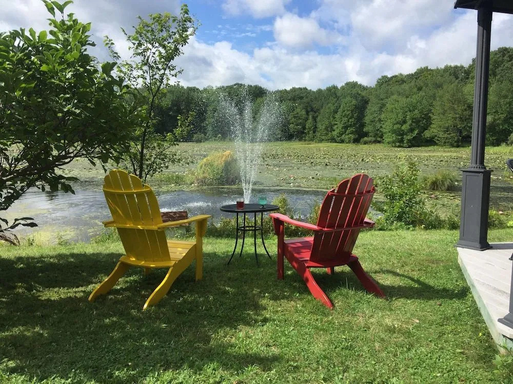 Lake Mocatek Inn