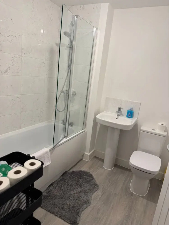 Luxurious Home Near Luton Airport. Suitable for Families and Contractors