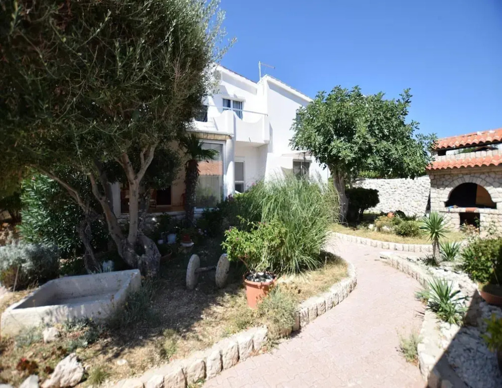 Spacious Apartment With Terrace, Near the Beach