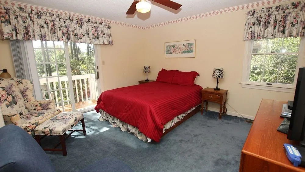Captains Quarters - 5 Br Home