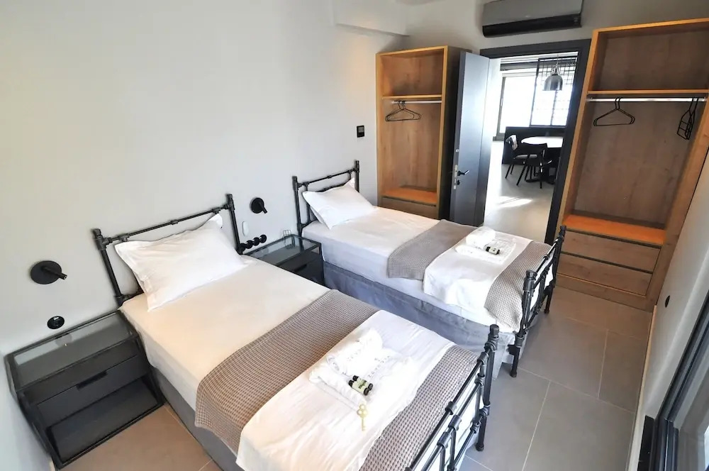 Nero Luxury Suites by Zennova