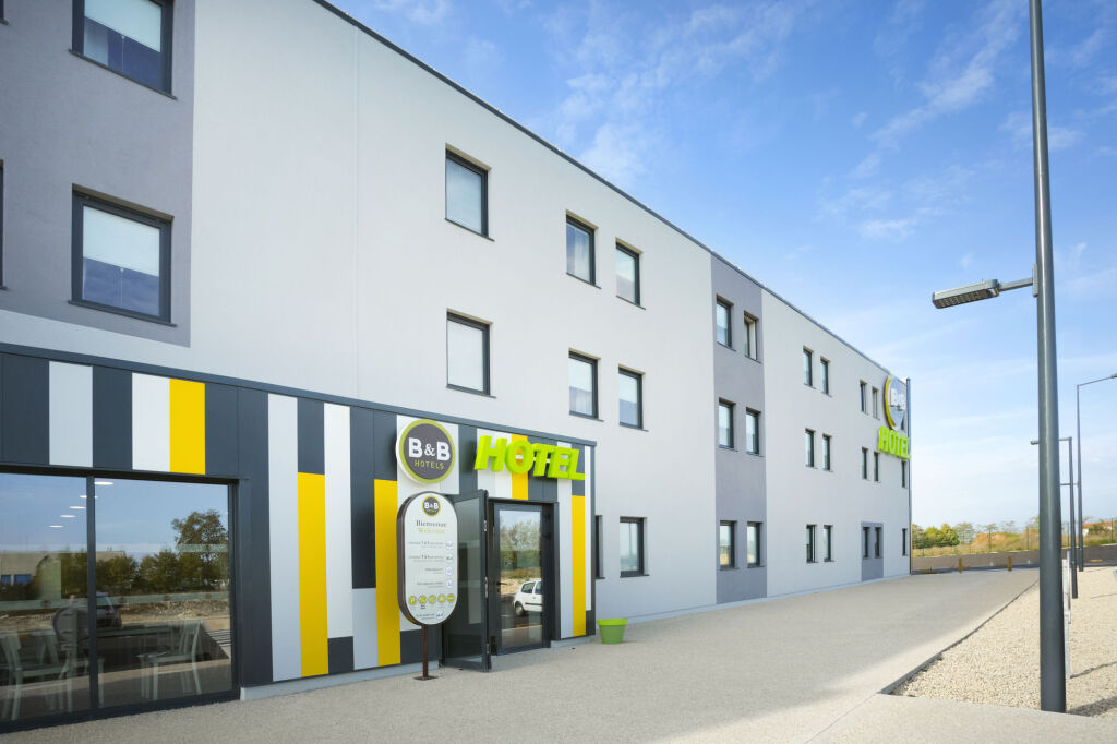B&B HOTEL Niort Marais Poitevin Est