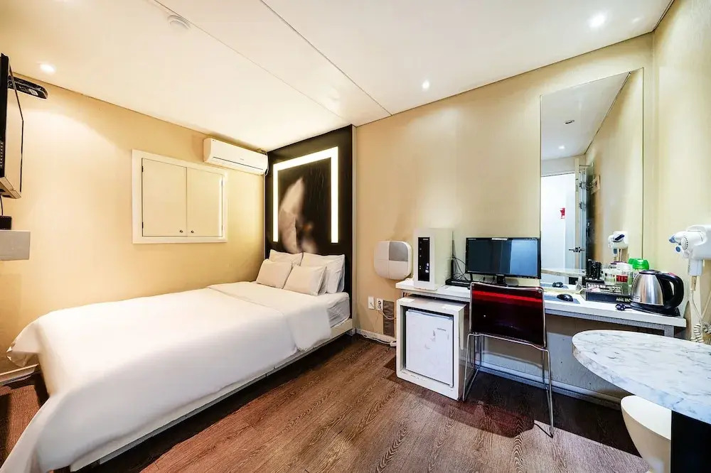 In Hotel Seoul