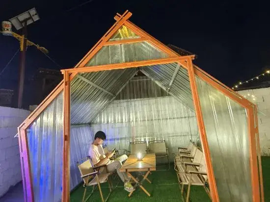 Orange Hotel