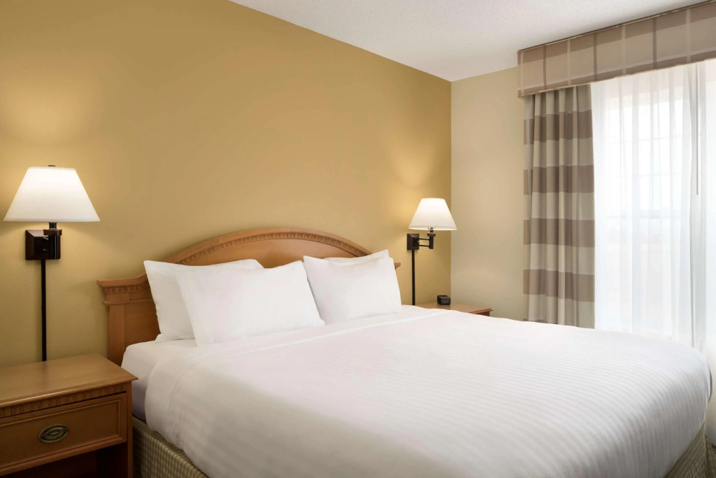 Country Inn & Suites by Radisson, Grinnell, IA