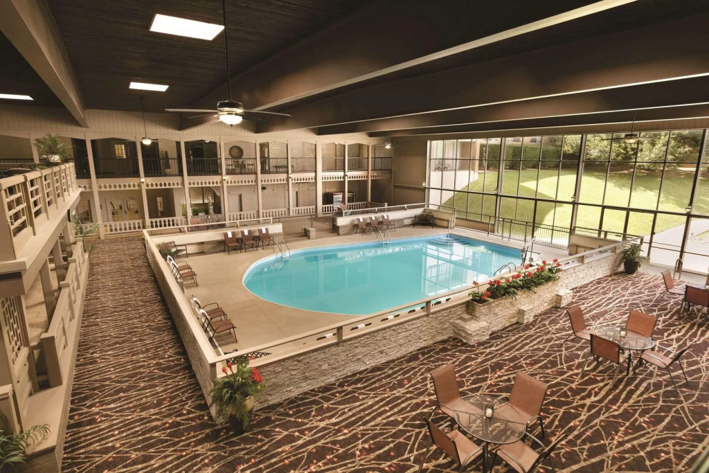 Radisson Hotel Louisville North