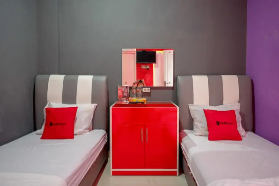RedDoorz near Terminal Mendolo Wonosobo