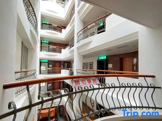 Crown Hotel