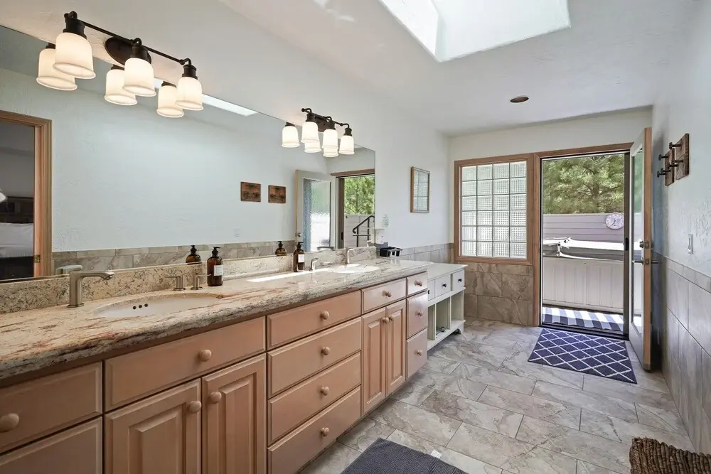 10 Dogleg 4 Bedroom Home by Redawning