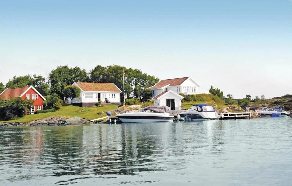 Beach Front Home In Flekkerøy With Wifi