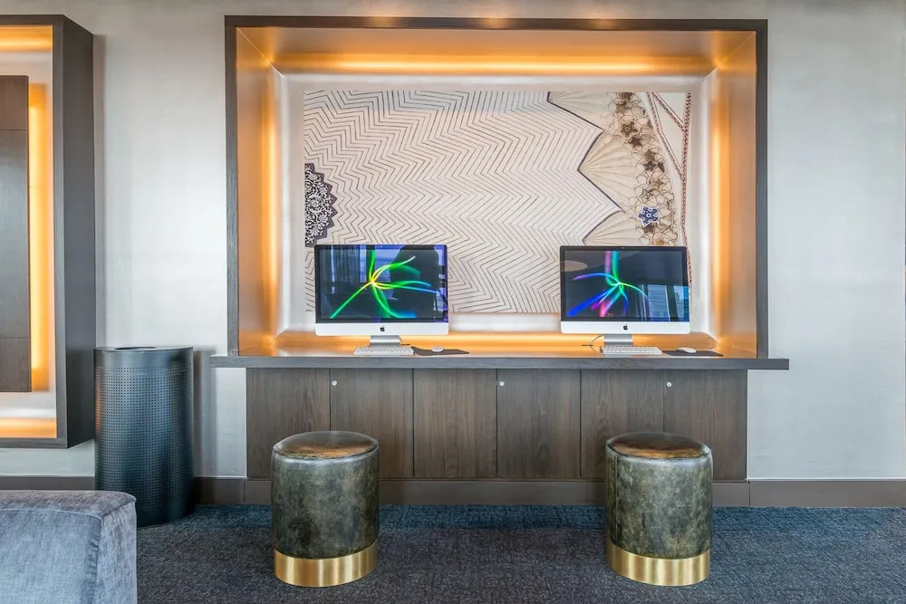 HomeAway Luxury Apartments at Newport