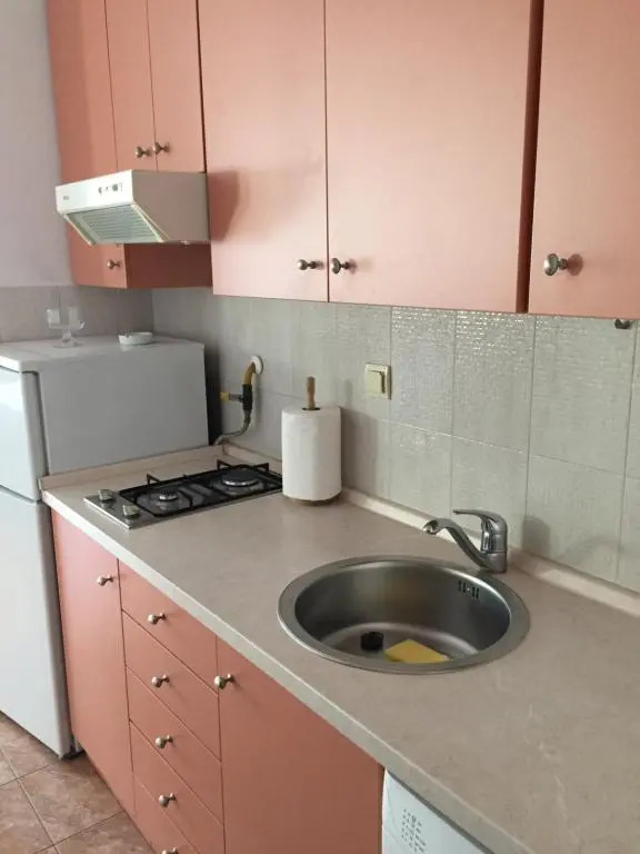 Studio apartman Lara ***
