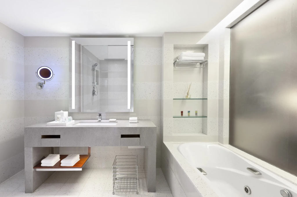 Four Points by Sheraton Shenzhou Peninsula Resort