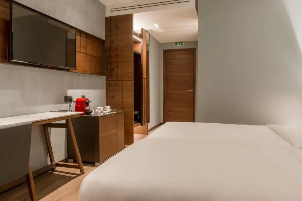 Aya Hotel