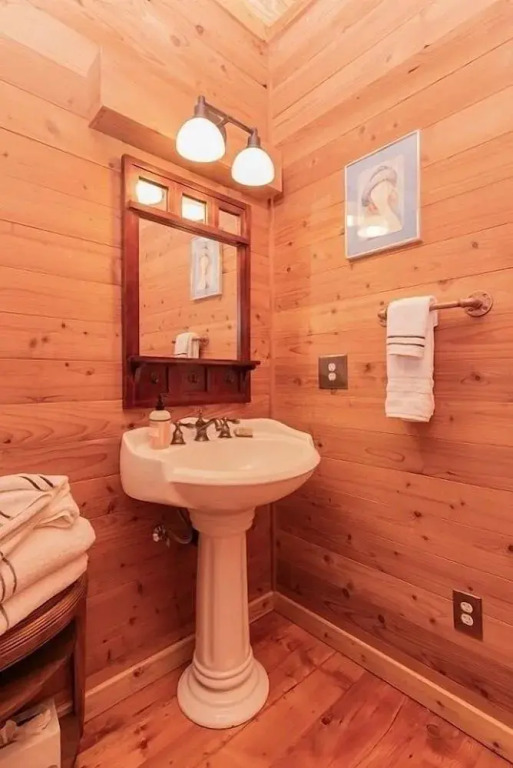 The Sonoma Treehouse 3 Bedroom Home by RedAwning