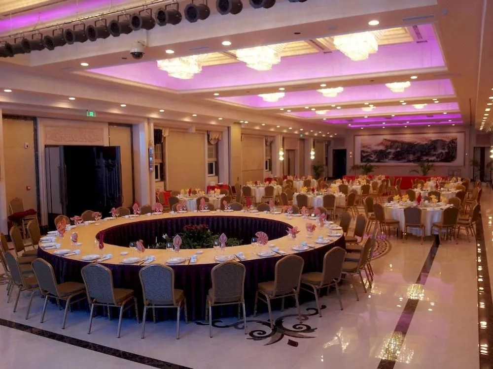 Golden Beach Garden View Hotel