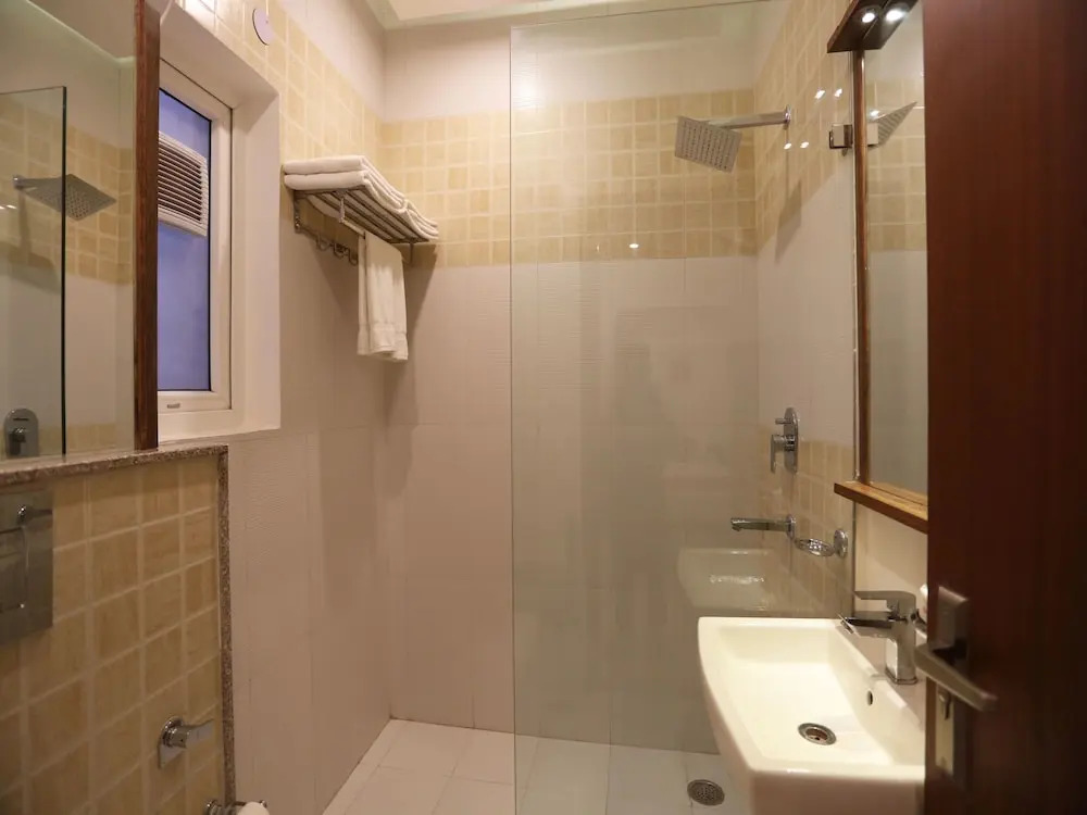 FabHotel Zineb
