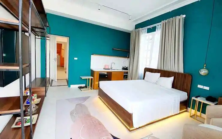 C o r o n a Hanoi House
