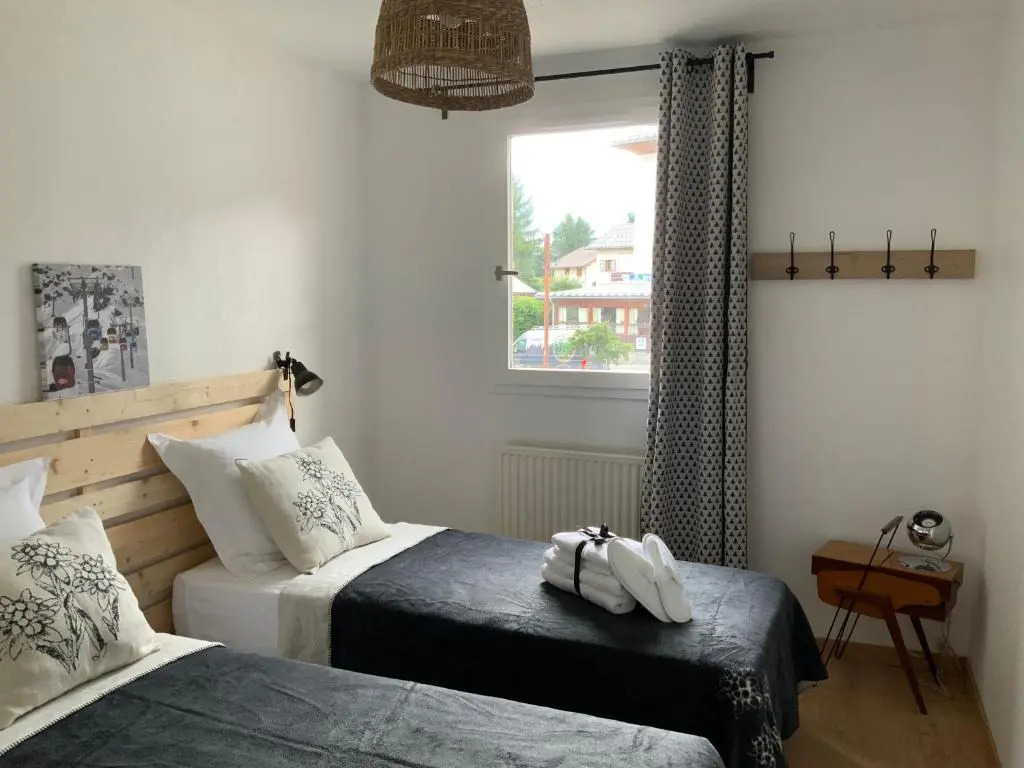 ALPINES 2 /près du funiculaire et gare sncf-garage privé-terrasse sud-46m2