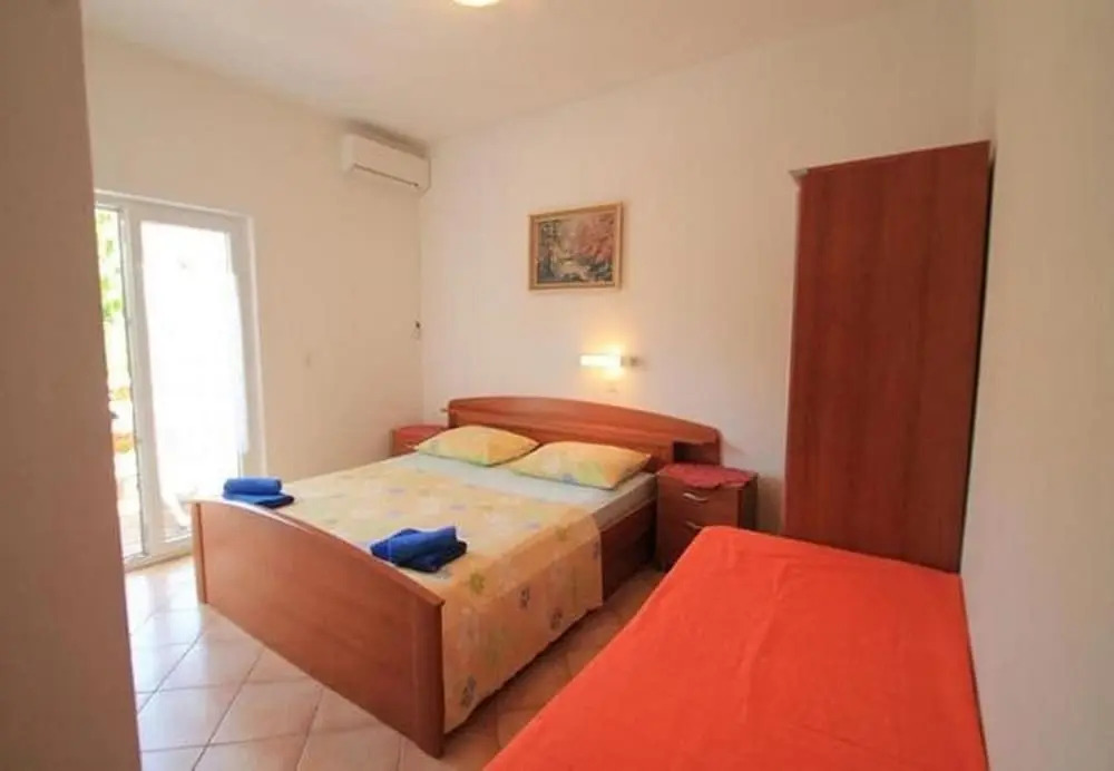 Charming Palit Kroatien Holiday House With Garden