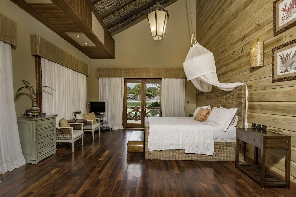 Luxury Villa with Beachfront Eden Roc
