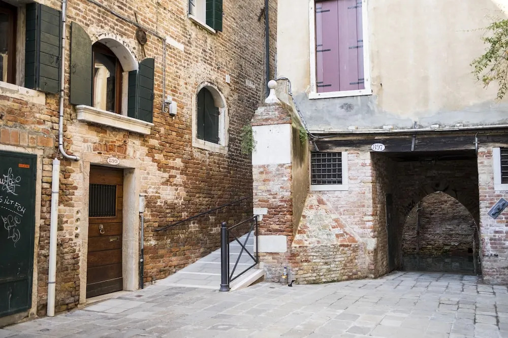Rialto Corte dei Sansoni