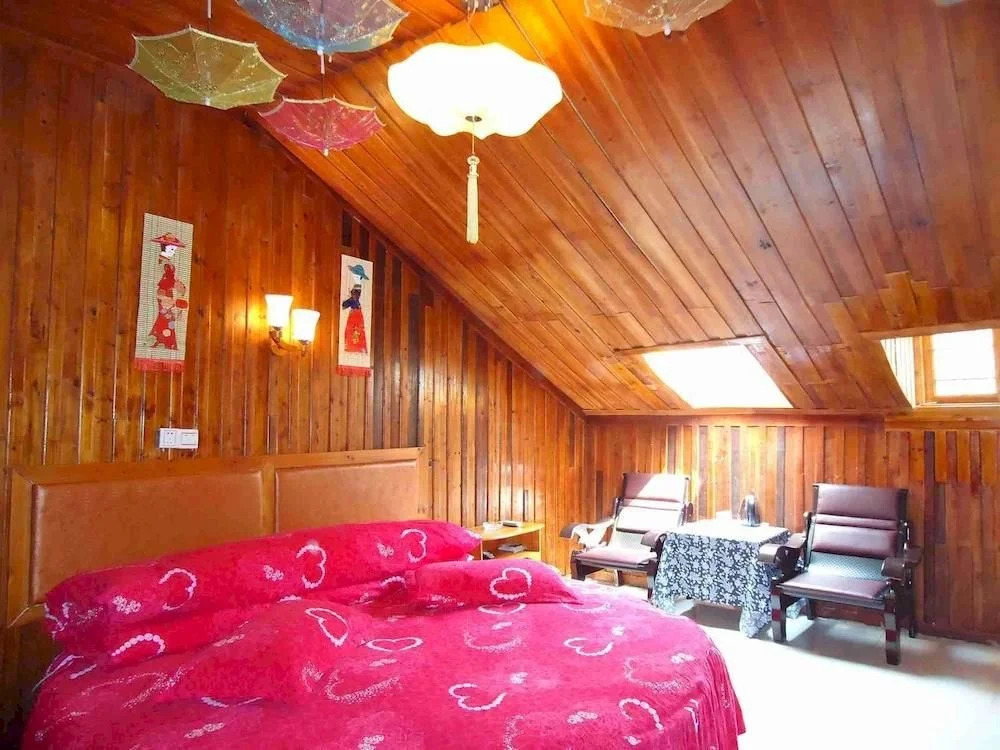 Happy Utopia B&B (Fenghuang Ancient City Nanhua Branch)