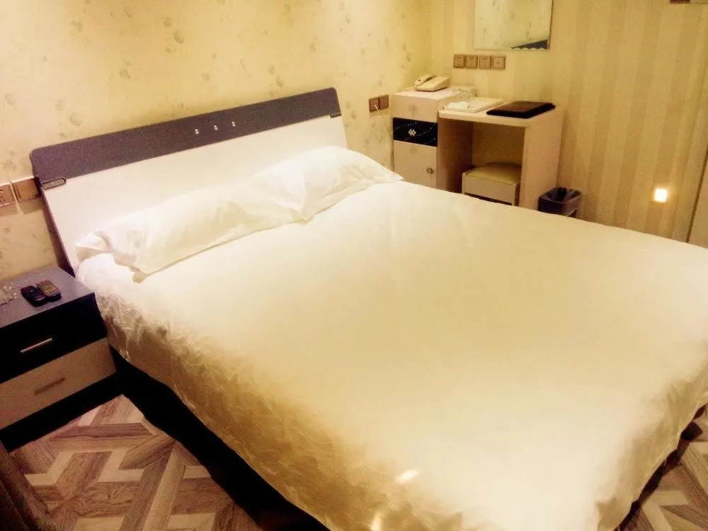 Longbai Business Hotel