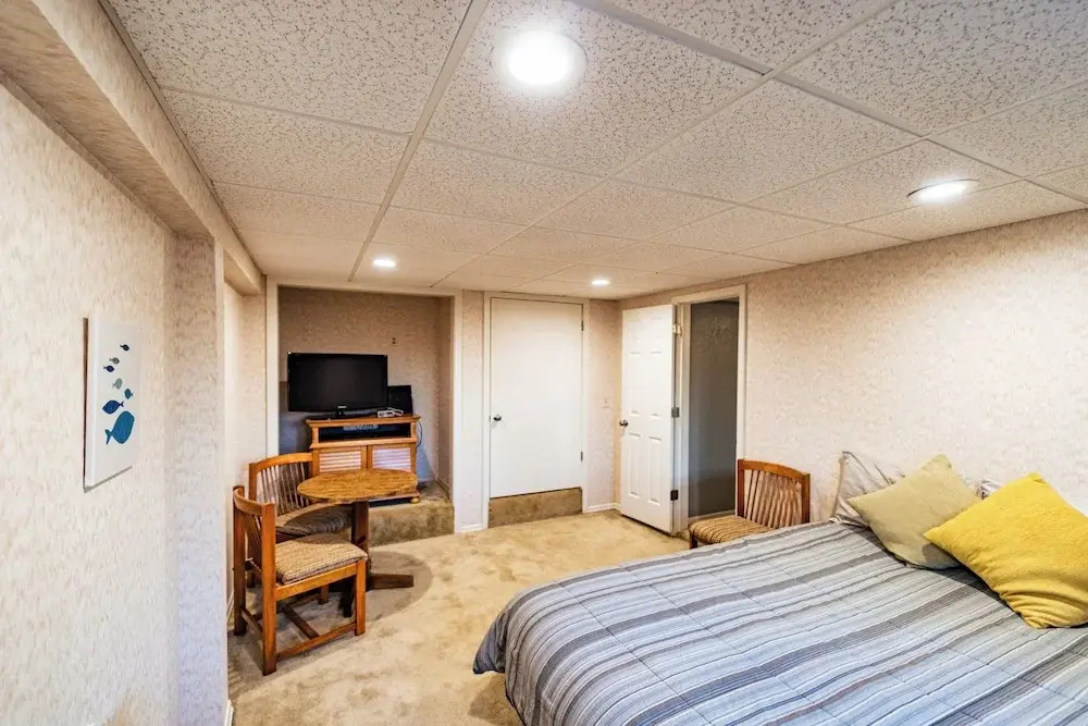 Serenity Now Quiet 4 BDR Next to Margaritaville!